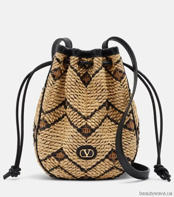 Neither Leather nor Suede—This Is the Sophisticated Bag Trend Stylish Women Revisit Each Summer