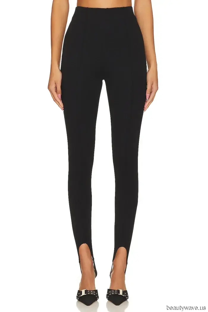 Kendall Jenner Has Just Figured Out the Ideal Way to Style Heels with Leggings in 2026.