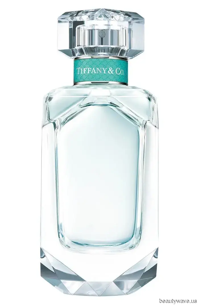 Nordstrom's Cyber Beauty Sale is truly exceptional—I can save $996 on enticing perfumes, advanced gadgets, and much more.