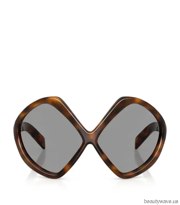 My friend inquired about the accessories that will be in style this season—without a doubt, these six will be.