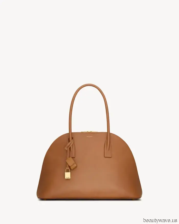 So che hai un gusto classico se stai portando questa borsa senza tempo.