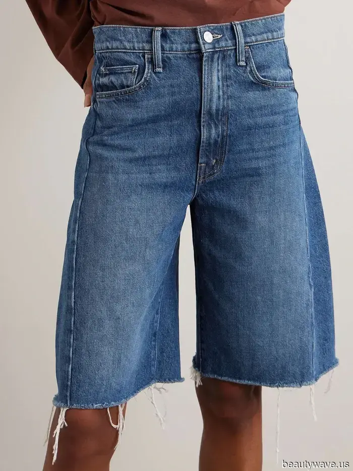 Combining these shoes with long, loose-fitting shorts makes them dramatically more flattering.