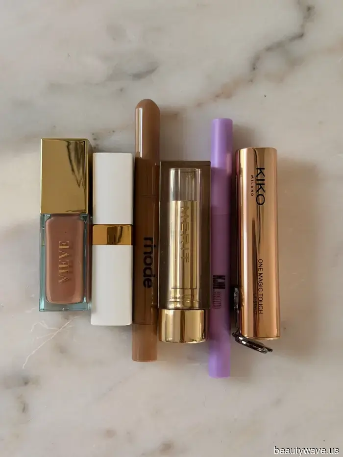Hailey Bieber has persuaded me to start wearing brown lipstick once more—here are the shades I would genuinely suggest.