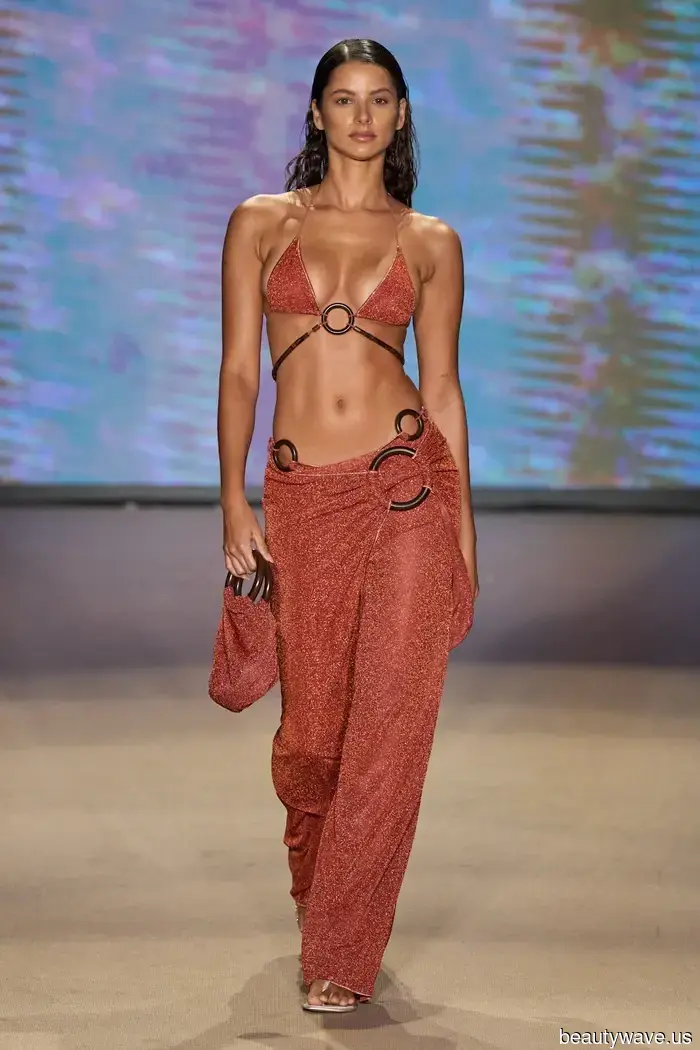 I’ve just returned from Miami Swim Week: Here are the 8 must-know trends for the stylish girl.