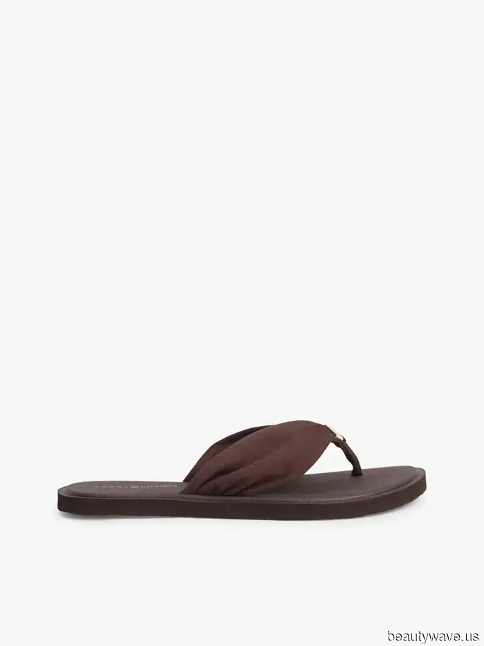 Vertraue mir: Jeans, Röcke und Shorts sehen mit dieser eleganten Flip-Flop-Farbe teurer aus.