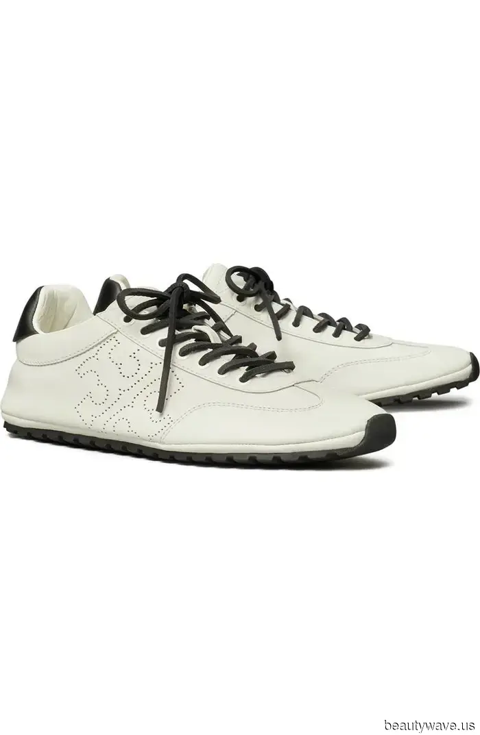 Breaking News: 7 Shoe Styles That Are Trending and 7 That Are Out for Fall 2025