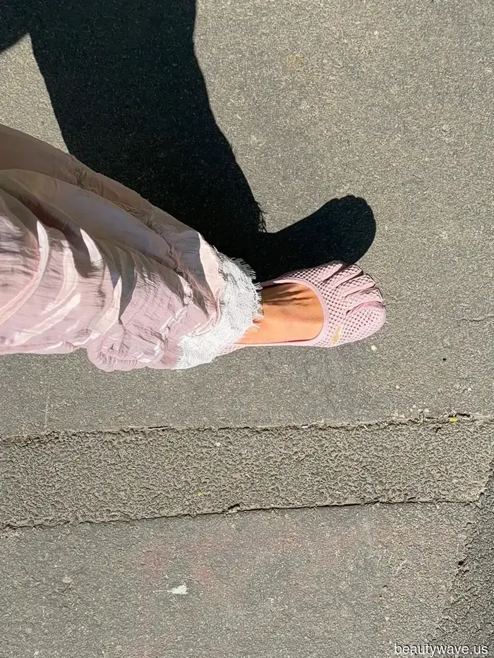 No, non mocassini&mdash;Queste sono le tendenze di scarpe controverse che i meglio vestiti della moda stanno indossando questa primavera