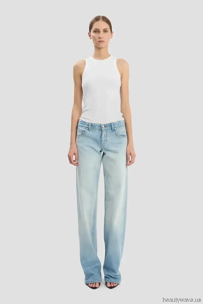 I’ve just returned from Paris—here are 6 stylish jacket styles that French women are pairing with their jeans this spring.