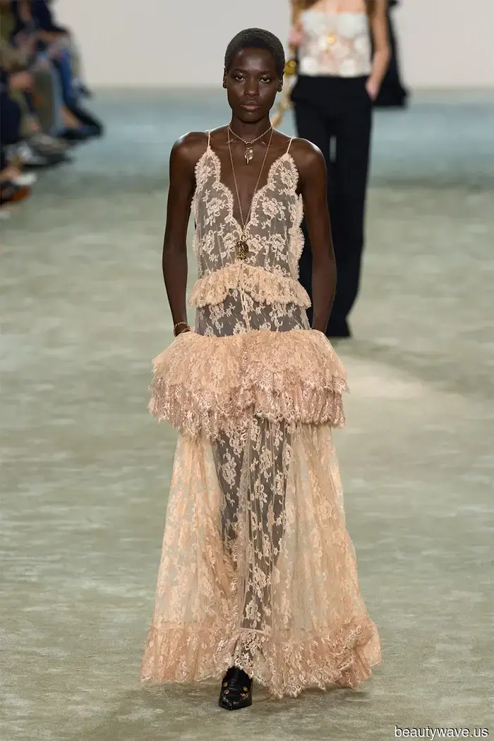 Jedes coole Mädchen, das du kennst, hat diese Herbstteile bereits auf ihren Wunschlisten.