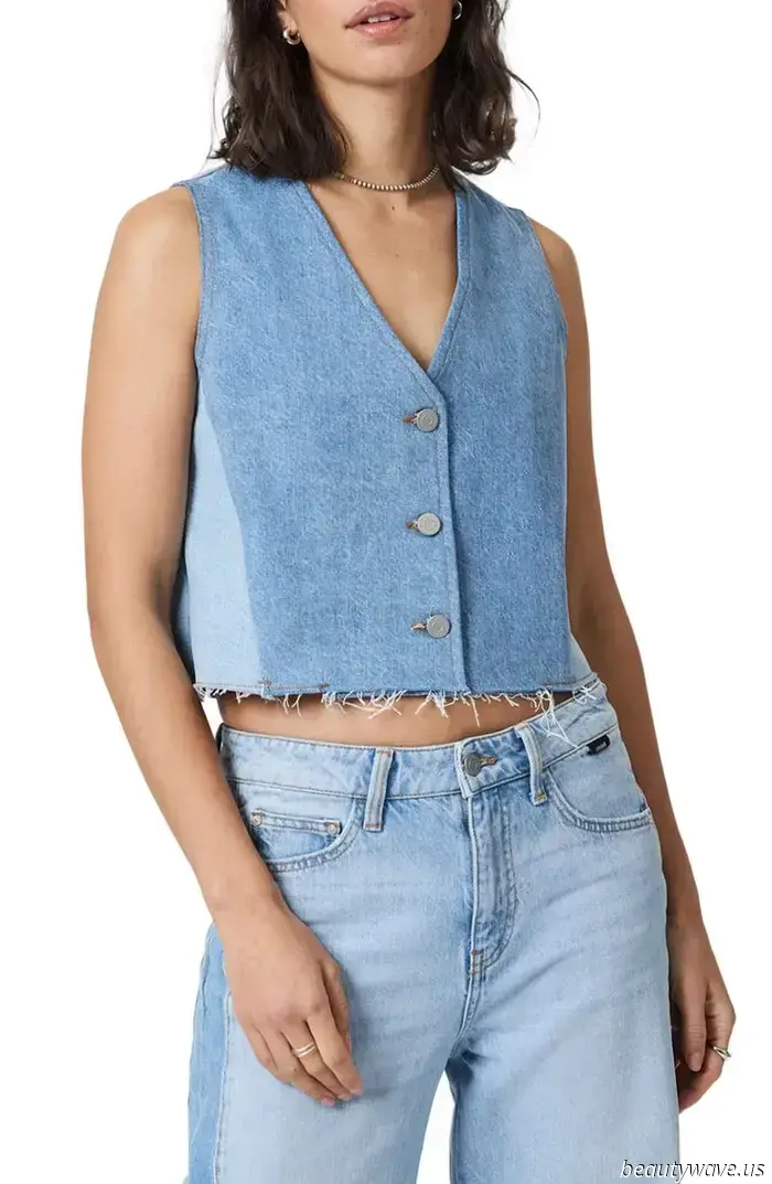 Here’s the sophisticated approach to styling a white t-shirt currently.