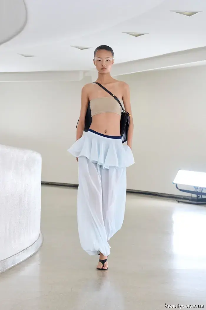 Comodi come i leggings, chic come i jeans&mdash;la tendenza dei pantaloni che sarà ovunque quest'estate