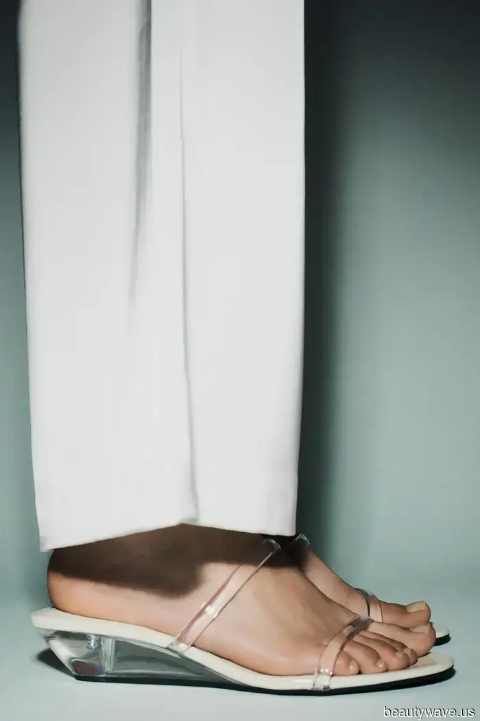 Si quieres refrescar tu colección de zapatos, comienza con estas 33 zapatillas, tacones de gato y planos.