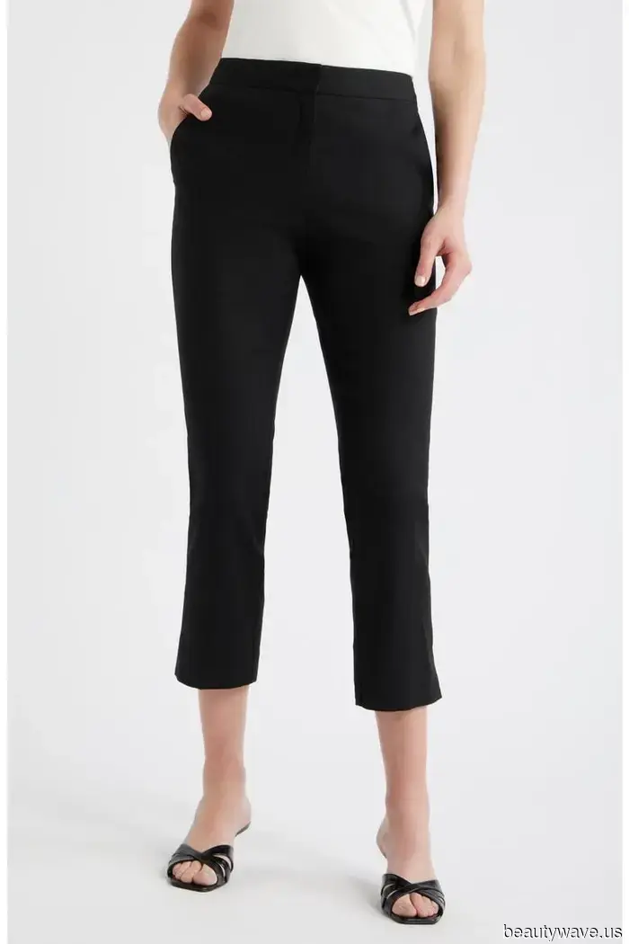 Non sembrerai mai fuori moda con pantaloni cropped se indossi questo e questo con essi.