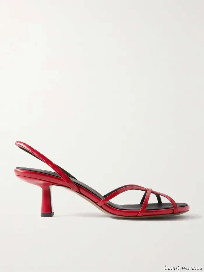 Schwarze High Heels sind in Ordnung, aber in Portofino weiß jeder, dass diese Schuhfarbe mit Kleidern eleganter aussieht.