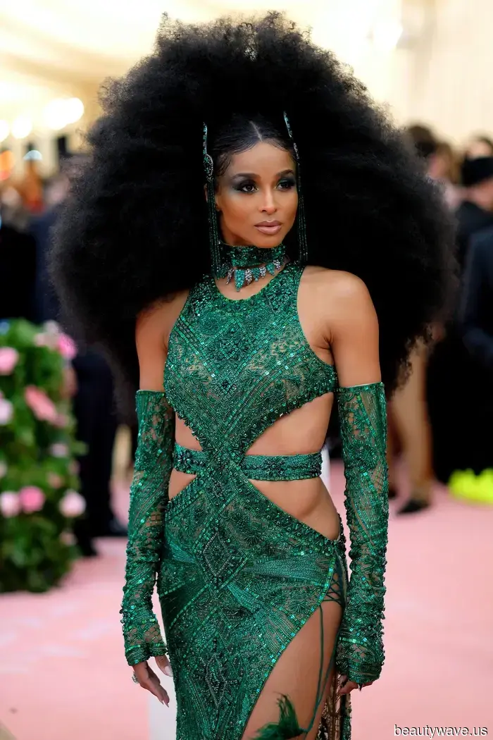 Dal 1981 al 2025, questi look di bellezza del Met Gala sono i migliori di sempre.