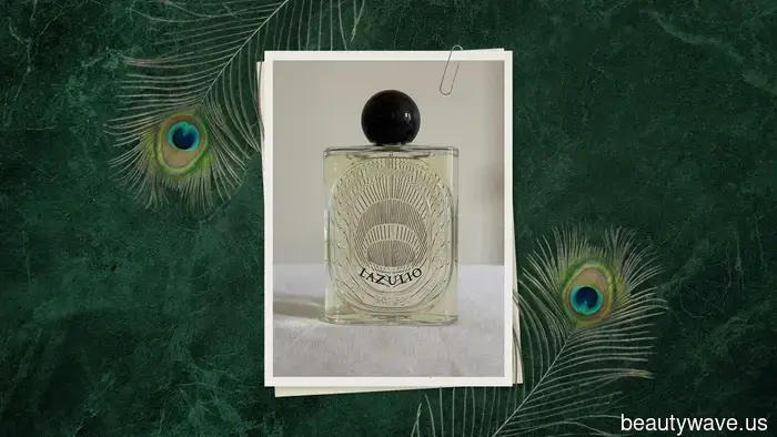 Quando voglio sentirmi come una moderna Christine Daa&eacute;, prendo questo profumo francese leggero e piumato.