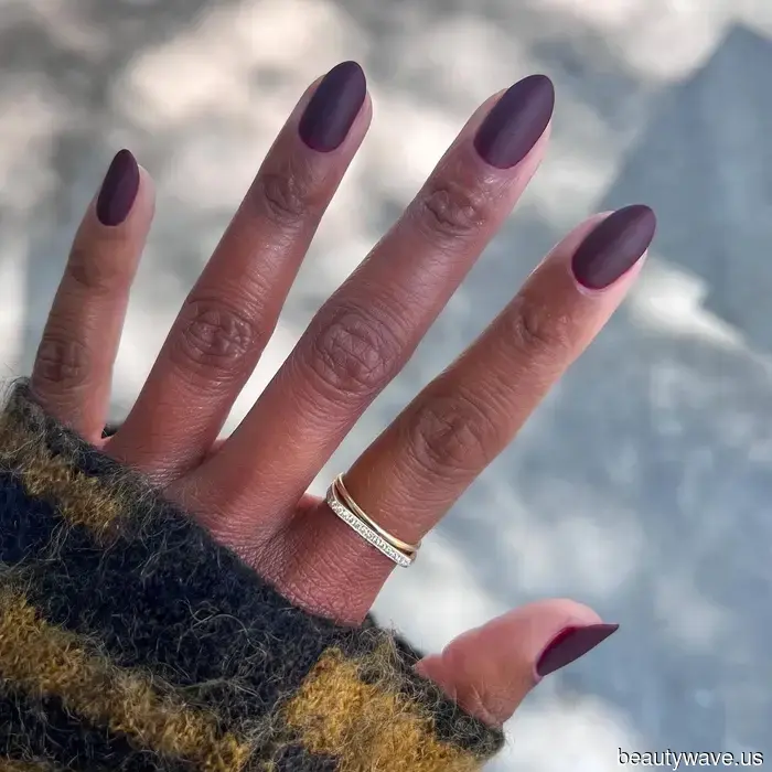 Dark manicures always exude elegance—here are 9 nail designs I'll be replicating this season.