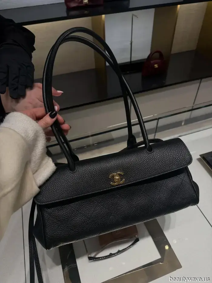 Apologies, Canvas Totes, but I'm confident that these 6 designer handbags will be sold out this summer.