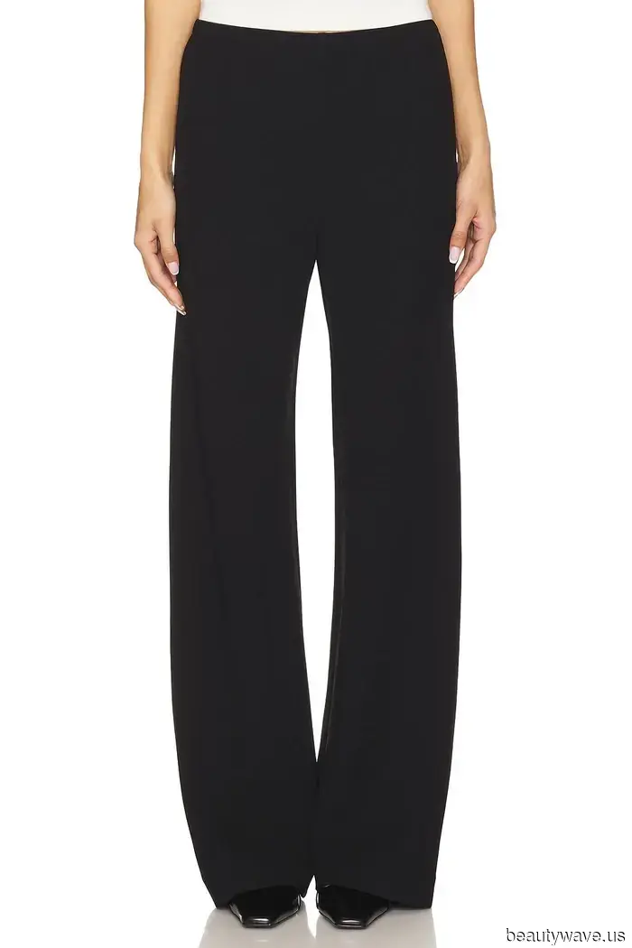 Fashion enthusiasts pair tailored trousers not with sneakers but with this trendy French footwear.