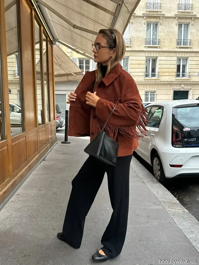 Out of nowhere, individuals with a keen sense of style are incorporating this jacket trend into their fall outfits in 2025.