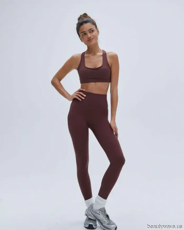If you're planning to purchase leggings in 2025, fashion experts are unified in their preference for this specific brand and these particular colors.