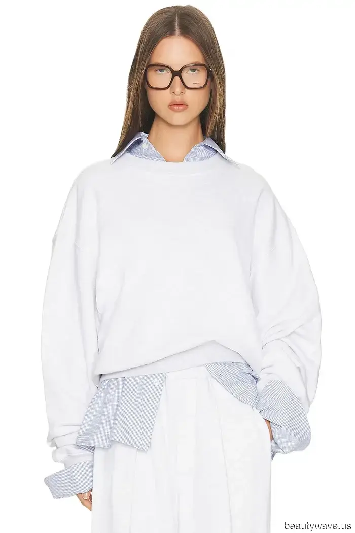 Step Aside, Sweatpants—Stylish Travelers Prefer These Travel Attire Instead.