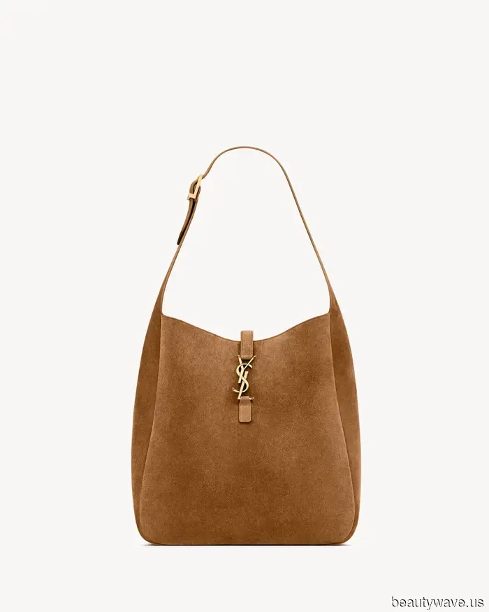 5 Accessories That French Women Are Currently Using to Elevate Their Basic Autumn Looks