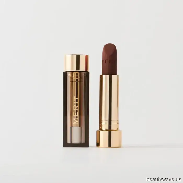 From Wine-Stained Lips to Glittery Accents: 10 Festive Beauty Trends That Fashion Enthusiasts Have Been Saving for Months