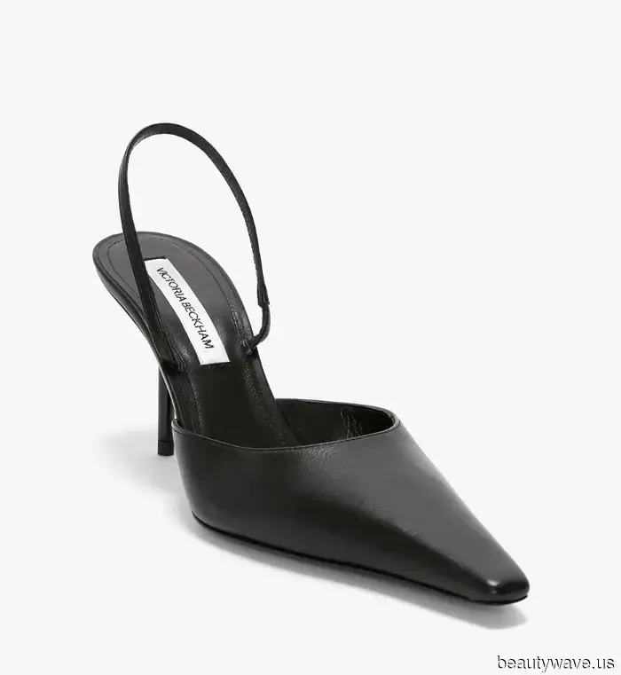 This combination of leggings and shoes appears equally sophisticated on those over 60 as it does on young women in their 20s.