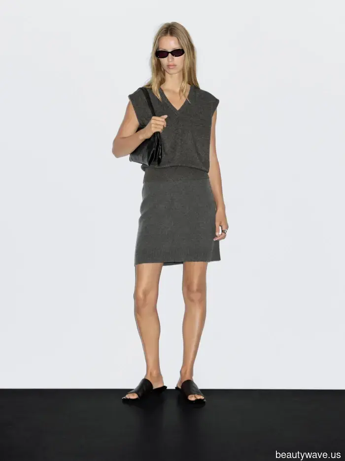 5 Subtle Yet Chic Outfits Currently Worn by French Women in Paris and St. Tropez