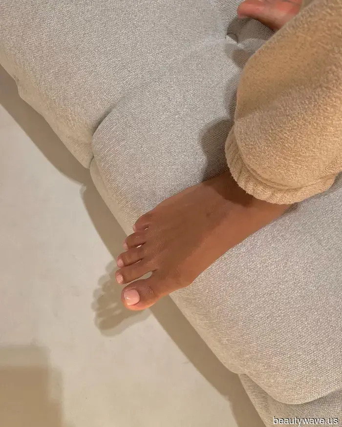 The Top 6 Pedicure Colors for Older Feet, as Recommended by a Celebrity Nail Specialist