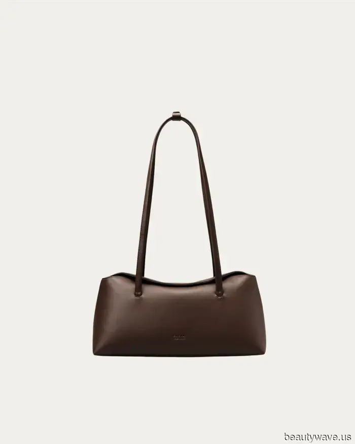 From New York City to London, fashionable individuals everywhere are seen with this sleek, low-profile bag.