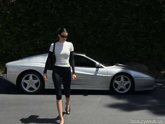 I usually don't wear capris with flats, but Kendall's The Row pair has changed my perspective.