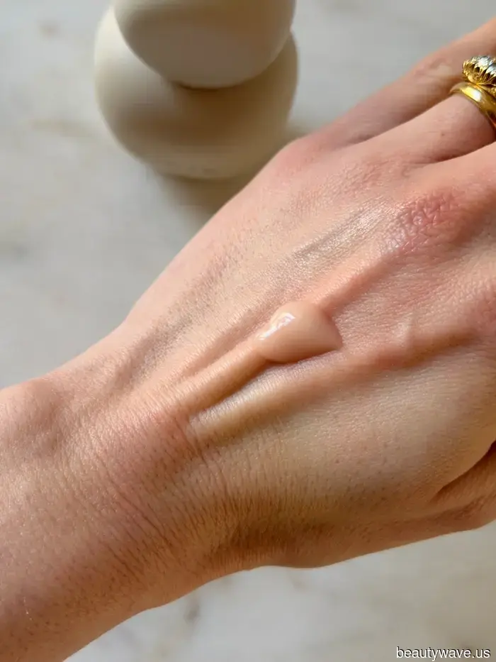 I’m an esthetician—here are the serums that truly give you wonderfully hydrated skin.