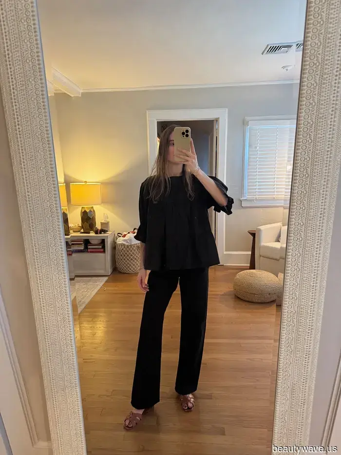 Soy una mamá fashion que trabaja en Nueva York&mdash;Estos son los tops elegantes que uso con jeans y pantalones.