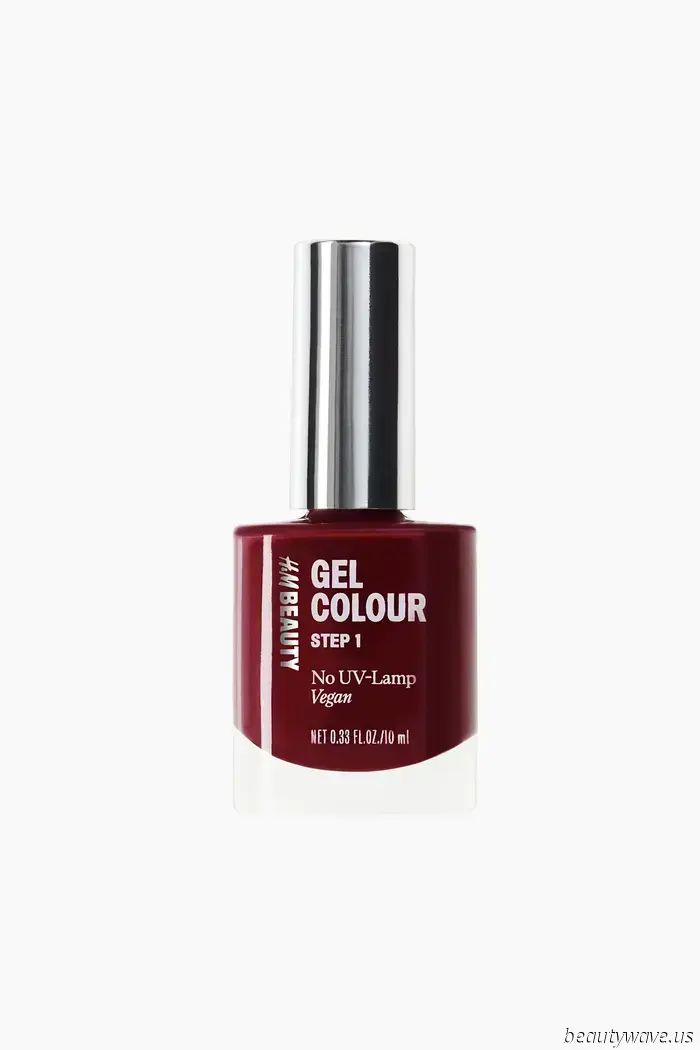 Le persone alla moda sembrano tutte indossare questo colore di pedicure anti-tendenza per l'estate
