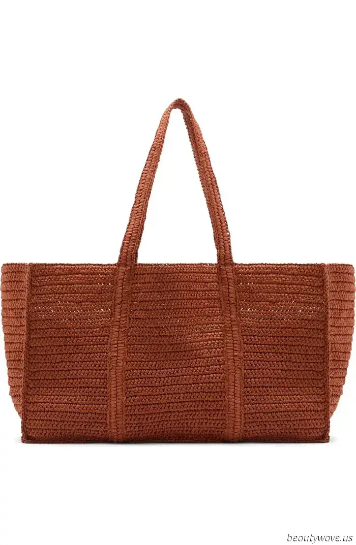 The Stylish 2025 Bag Trend That Ashley Olsen Has Been Sporting for Ten Years Already
