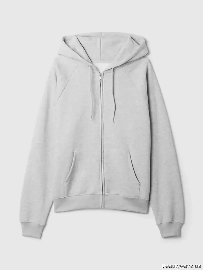 Las mujeres más elegantes de Londres saben que este color de bolso que no es negro hace que los abrigos trench se vean más elegantes.