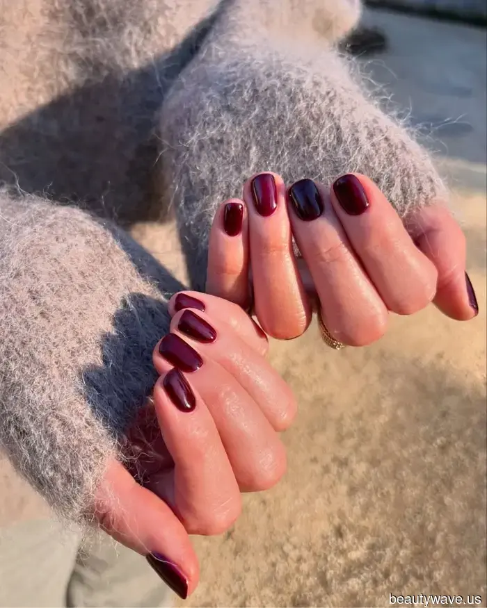 Sorry, Nude—These 21 Dark Nail Styles Show That Nothing is More Fashionable for Winter.