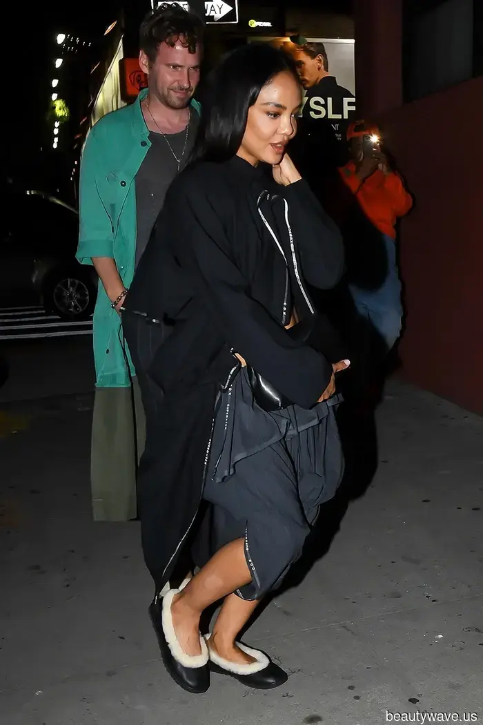 Observed in Manhattan: The New "Pretty" Ugg Flats That Are Set to Be Popular by Winter 2025