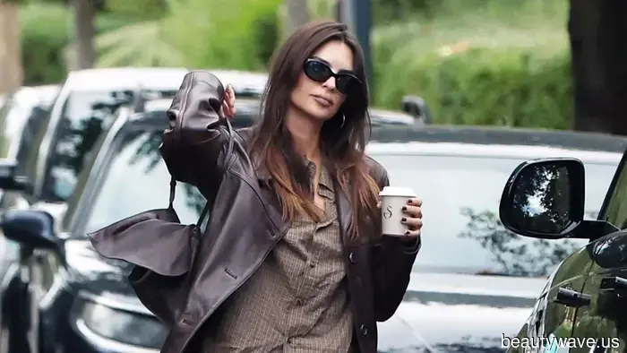 White button-down shirts are dull—here's the shirt trend that fashionable girls are pairing with leggings and Uggs instead.