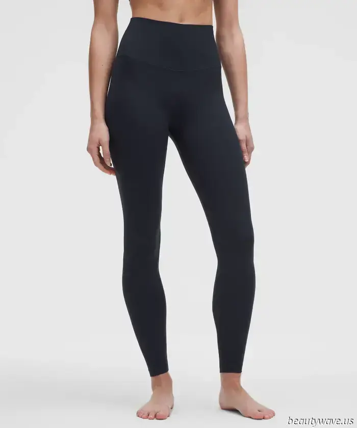 Hinweis: Leggings sehen diesen Winter in dieser satten Farbe am schicksten aus.