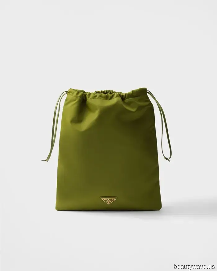 Not Leather, Suede, or Raffia—This Beautiful Summer Bag Trend Is Captivating the Most Stylish Women.