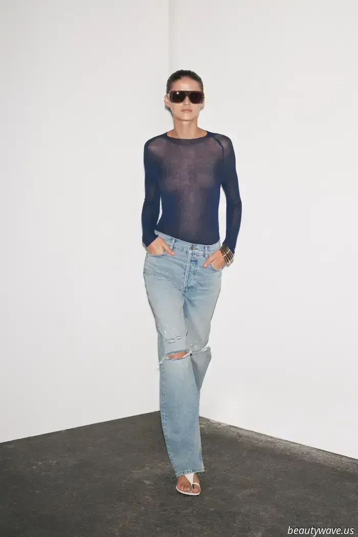 Folks in L.A. understand that pairing flip-flops with this "outdated" jeans trend gives it a refreshing twist.