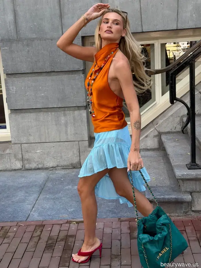 Everyone in NYC is currently sporting this once-outdated skirt trend paired with simple summer outfits.