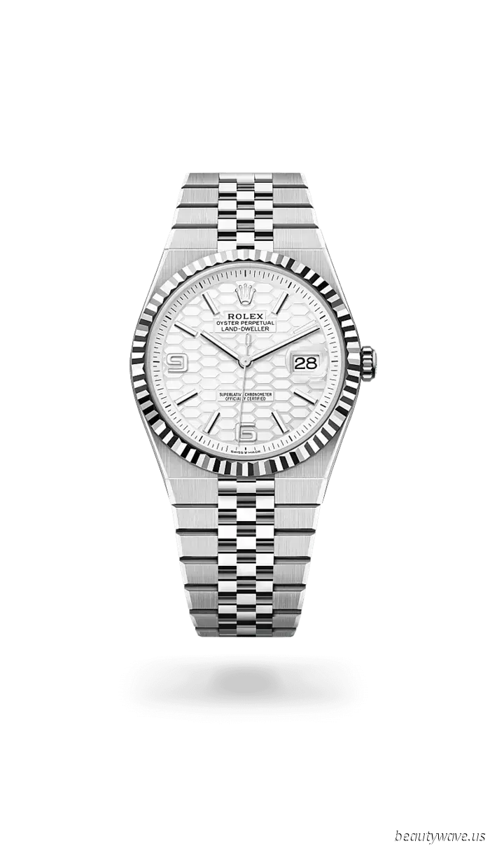 Я посетил потрясающий новый бутик Rolex в Хэмптонах и примерил самые обсуждаемые часы.
