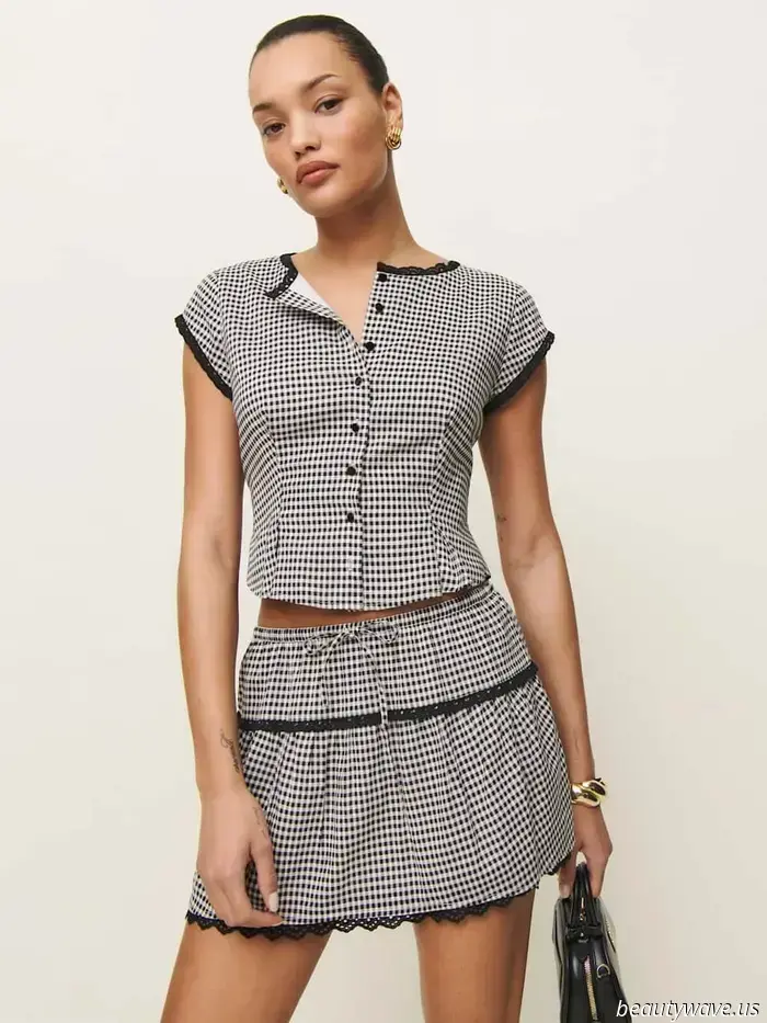 If you have a classic style, I can already tell that your summer outfits will include this it print.