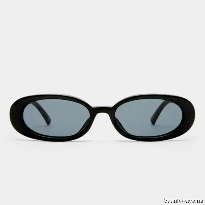 My friend inquired about how to achieve a polished look with jeans and a coat, so I shared these 7 stylish outfit ideas with her.