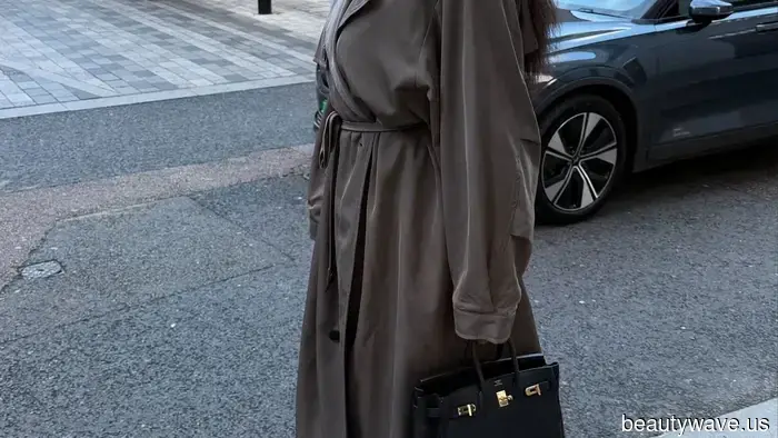 Ich sah eine der schicksten Frauen in London, die diesen 80-Dollar Herrenpullover von Zara trug&mdash;ja, er wird ausverkauft sein bis…