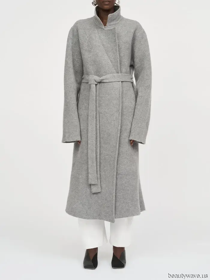 While black coats are nice, fashion enthusiasts in Paris, London, and NYC understand that these color trends exude much more elegance.